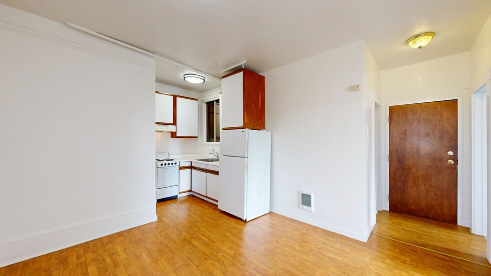 More Photos Of 498 25th St, Oakland Apartments For Sale