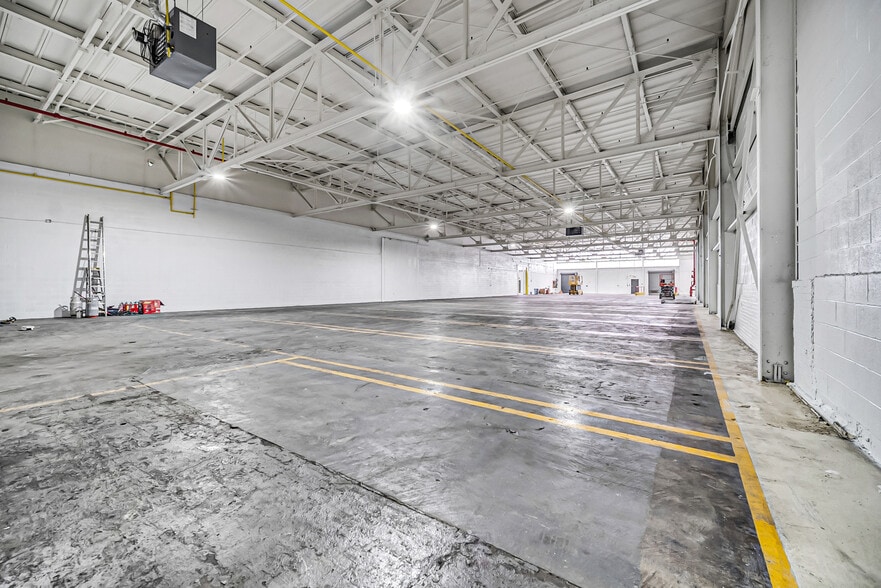 More Photos Of 799 E 73rd St, Cleveland Warehouse For Lease
