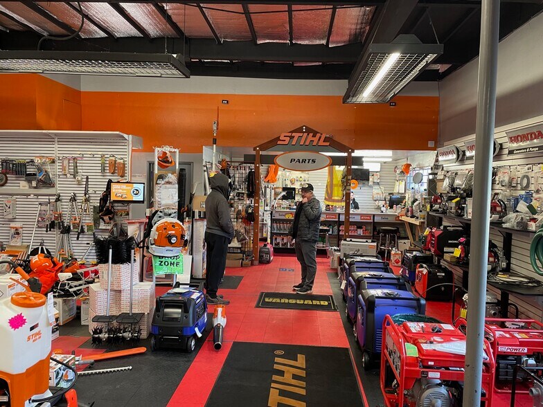 More Photos Of 1720-1723 Piner Rd, Santa Rosa Showroom For Sale