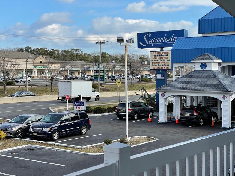 More Photos Of 633 White Horse Pike, Absecon Hotel For Sale