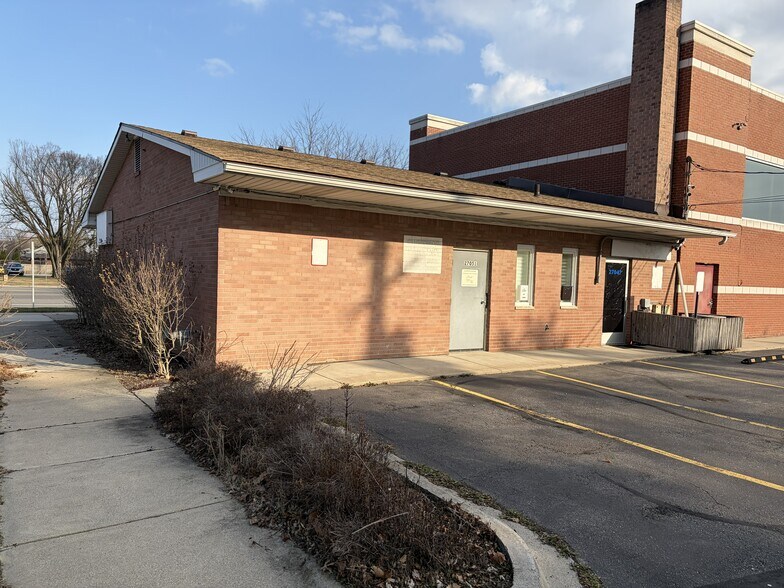 More Photos Of 27051 Southfield Rd, Lathrup Village Freestanding For Sale