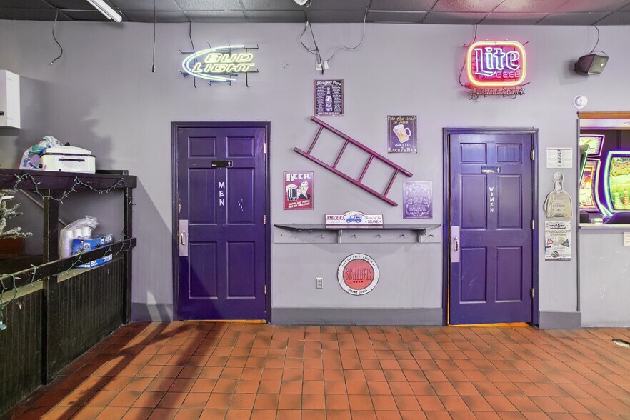 More Photos Of 314 State St, Alton Restaurant For Sale