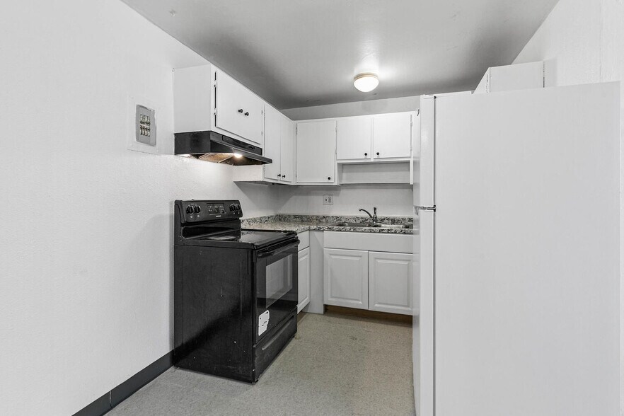 More Photos Of 1860 S Grove St, Denver Apartments For Sale