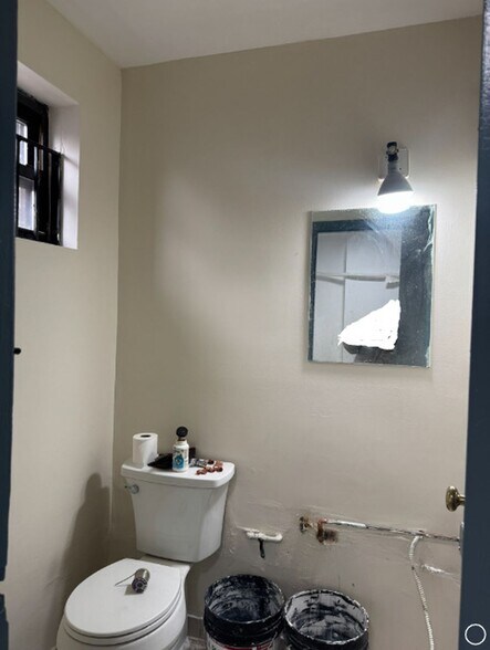 More Photos Of 8822 Roosevelt Ave, Jackson Heights Storefront Retail Office For Lease