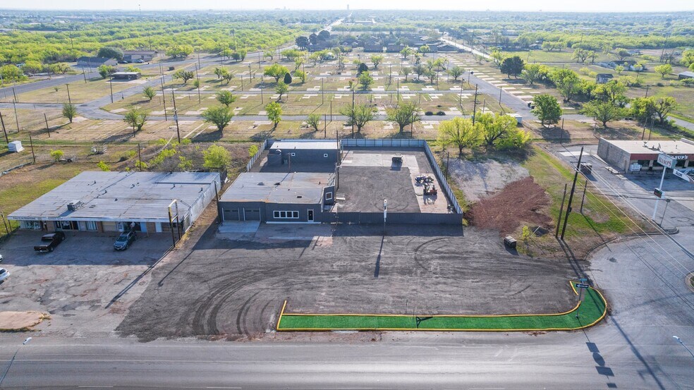 More Photos Of 769 Arnold Blvd, Abilene Flex For Sale