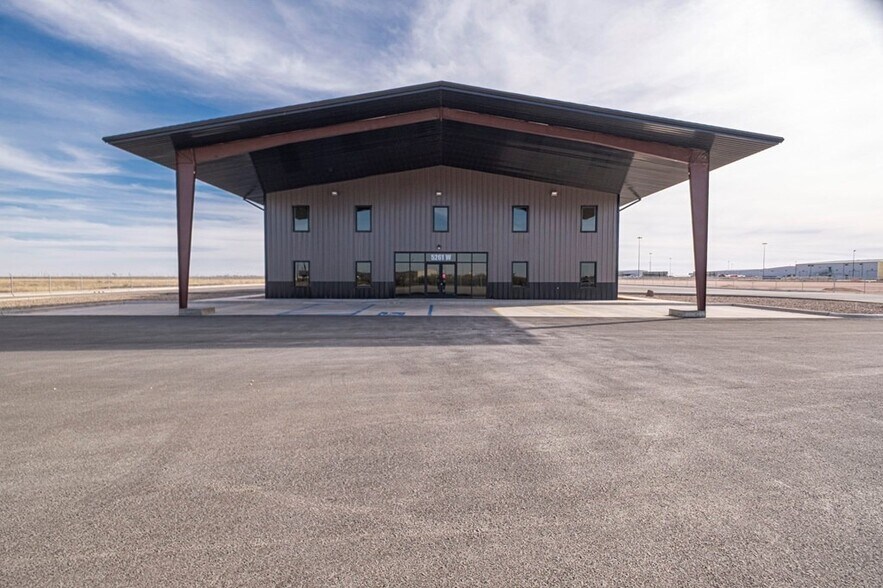 More Photos Of 5261 W Murphy St, Odessa Industrial For Lease