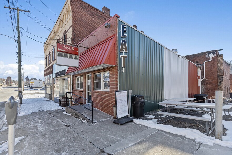 More Photos Of 114 E Lincoln Ave, Mc Donald General Retail For Sale