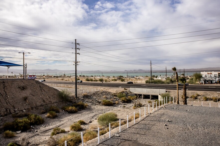 More Photos Of 951 Lake Havasu Ave N, Lake Havasu City Showroom For Sale