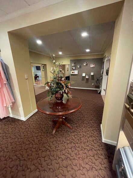 More Photos Of 3313 Brighton Rd, Pittsburgh Funeral Home For Sale