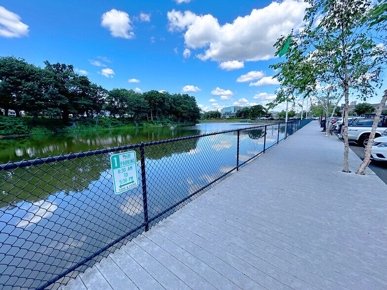 More Photos Of 900 Cummings Ctr, Beverly Medical For Lease