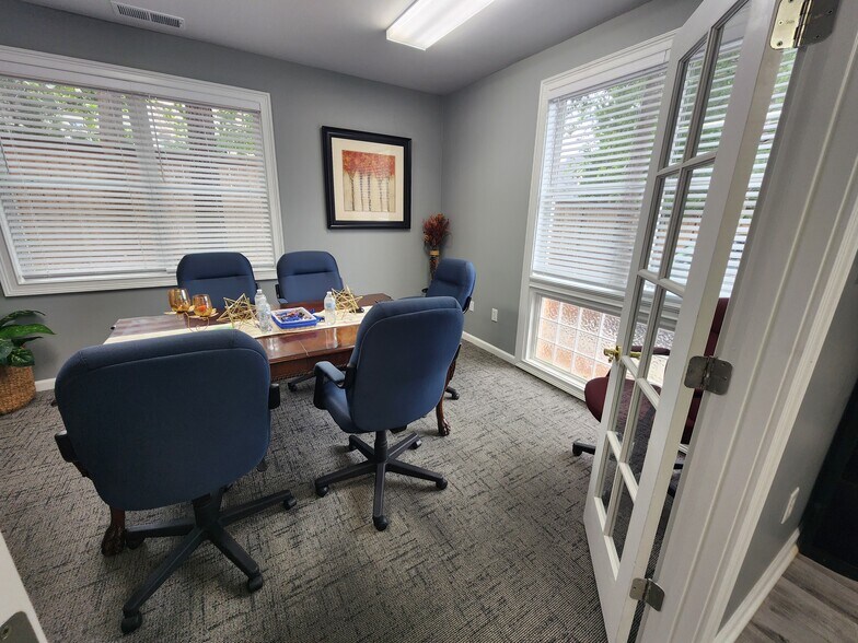 More Photos Of 2551 Roswell Rd, Marietta Medical For Lease