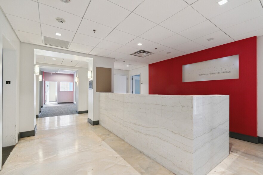 More Photos Of 1619 Walnut St, Philadelphia Office For Lease