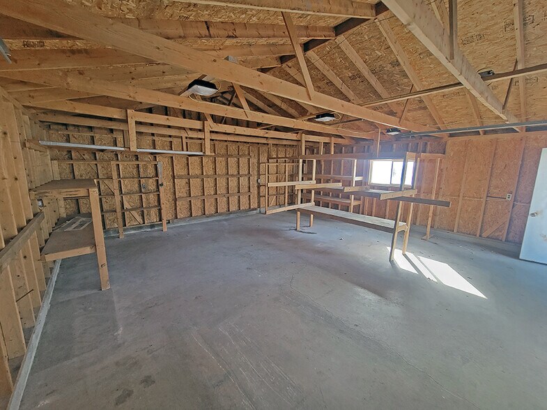 More Photos Of 8044 N Illinois St, Caseyville Office For Sale