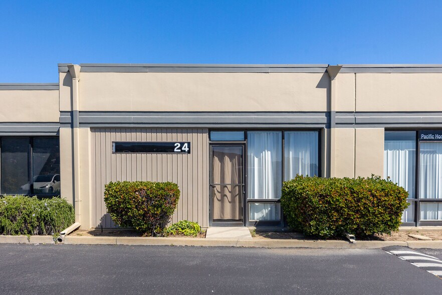 More Photos Of 100 N Hill Dr, Brisbane Light Manufacturing For Sale
