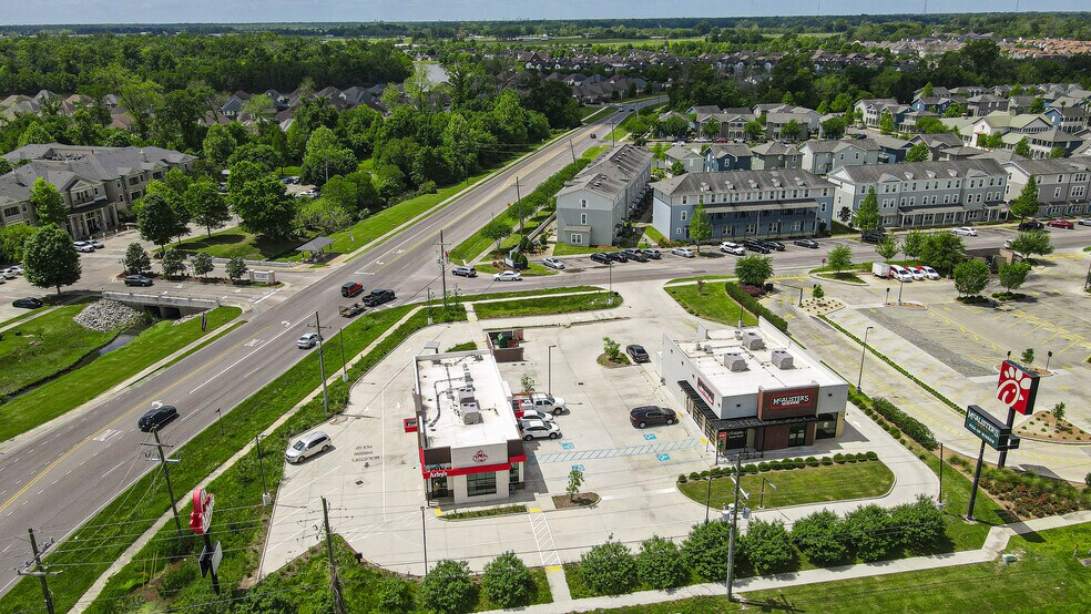 More Photos Of 5947 Creek Centre Dr, Baton Rouge General Retail For Lease