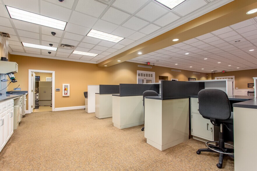 More Photos Of 102 Stonebridge Blvd, Bremen Bank For Sale