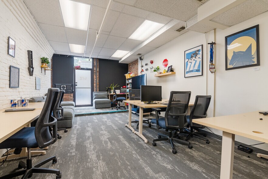 More Photos Of 623 W Main St, Louisville Office For Sale