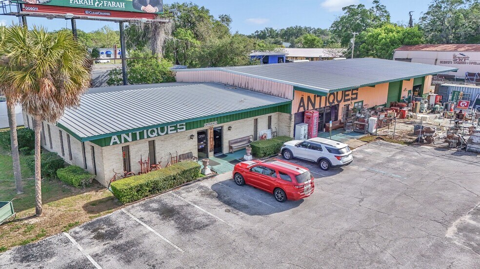 More Photos Of 1811 N Pine Ave, Ocala Freestanding For Sale