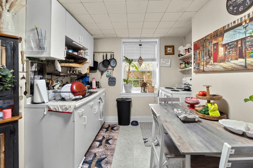 More Photos Of 8298 Main St, Ellicott City Office For Sale