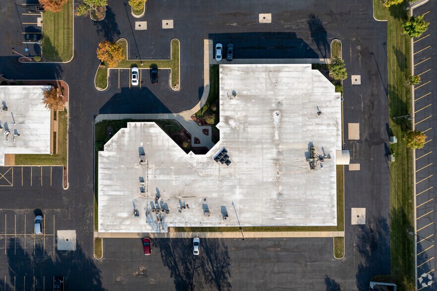 More Photos Of 2370 S Linden Rd, Flint Office For Lease
