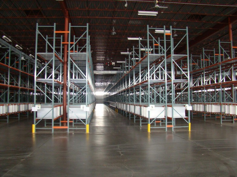 More Photos Of 1700 Wynne Ave, Saint Paul Manufacturing For Lease