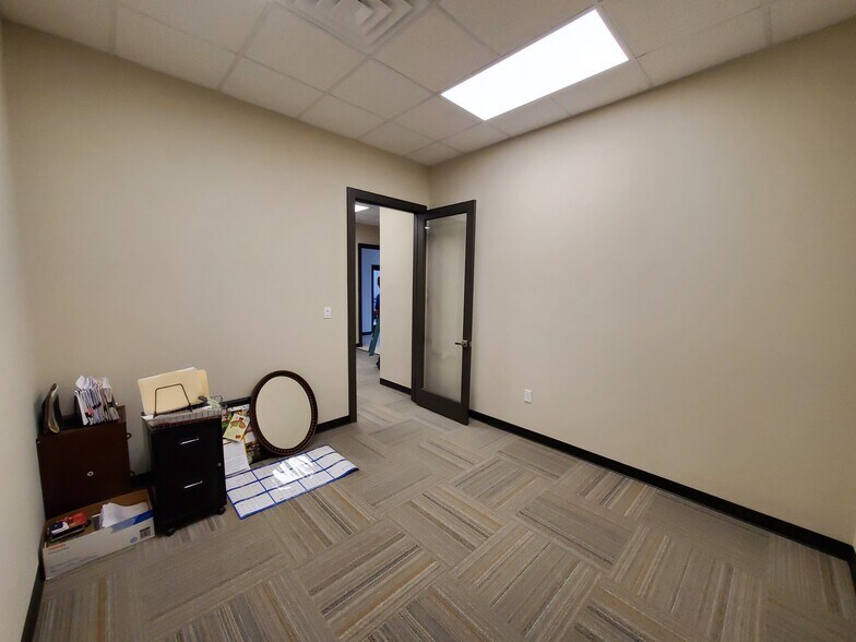 More Photos Of 4725 College Park, San Antonio Office For Lease