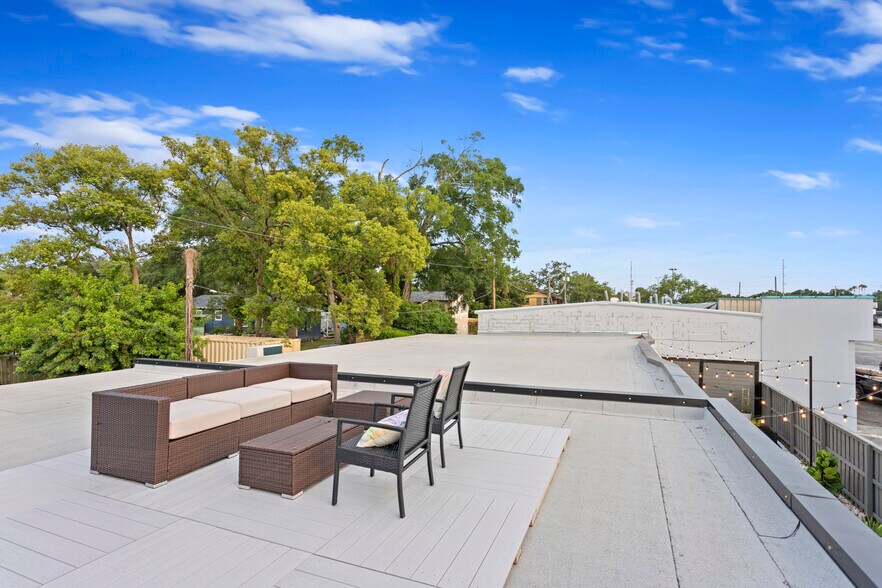 More Photos Of 103 E Genesee St, Tampa General Retail For Sale