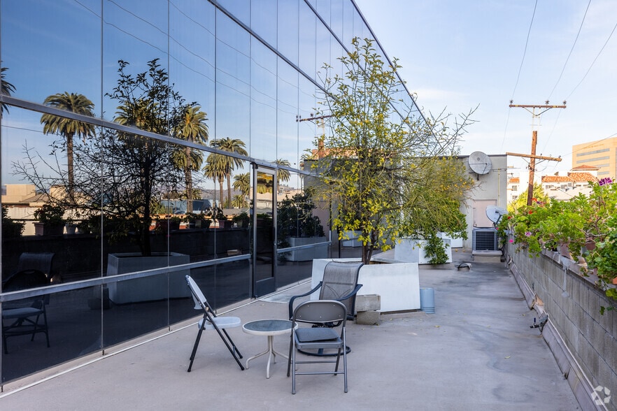 More Photos Of 50 N La Cienega Blvd, Beverly Hills Medical For Lease