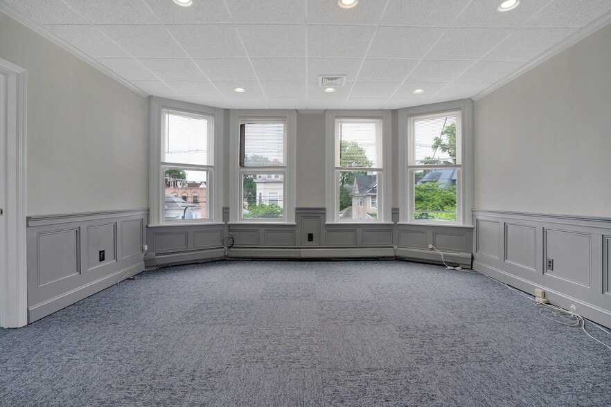 More Photos Of 374 Clifton Ave, Clifton Office For Sale