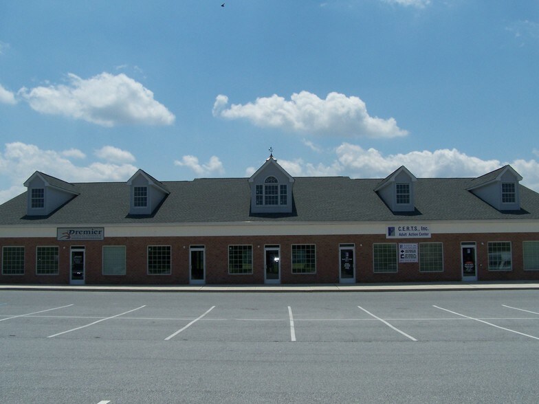 More Photos Of 671 S Carter Rd, Smyrna Office For Lease