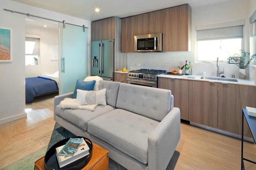 More Photos Of 1446-1448 Yale St, Santa Monica Apartments For Sale