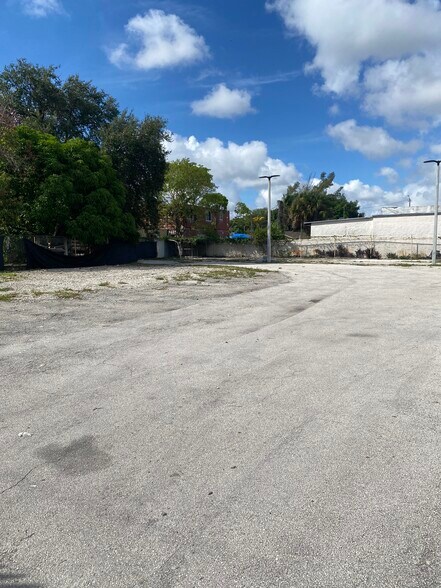 More Photos Of 300 NW 79th St, Miami Land For Sale