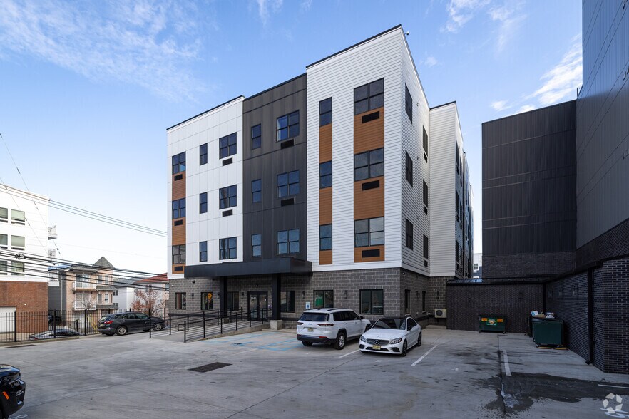 More Photos Of 50-56 Norfolk St, Newark Apartments For Lease