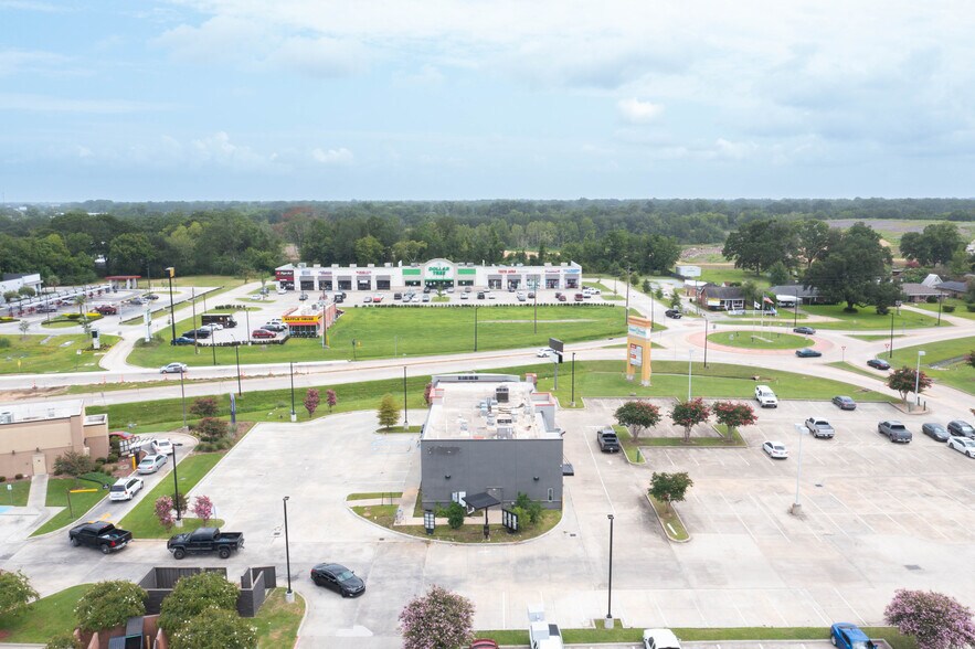 More Photos Of 110 Hector Connoly Rd, Carencro Fast Food For Sale