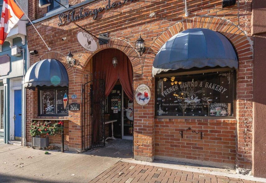 More Photos Of 304 Front St, Belleville Apartments For Sale