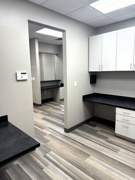 More Photos Of 4601 Old Shepard Place, Plano Medical For Lease