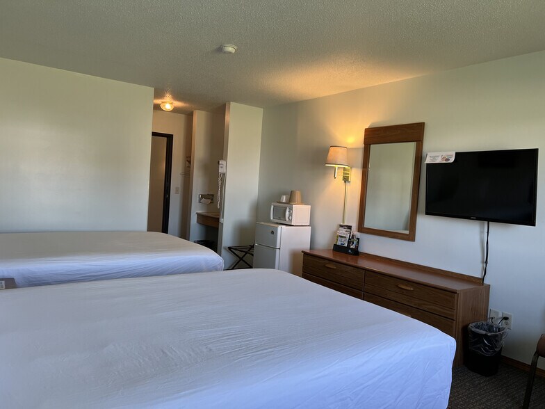 More Photos Of 821 E 7th St, Platte Hotel For Sale