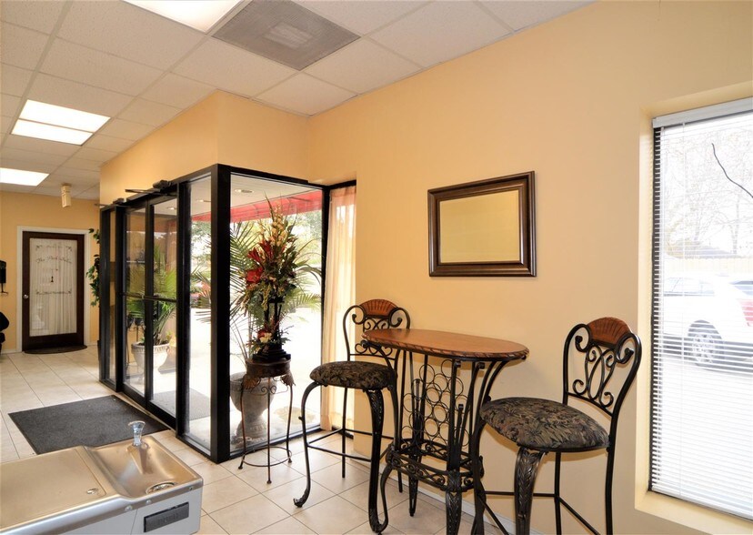 More Photos Of 4909 W Pasadena Blvd, Deer Park Office For Sale