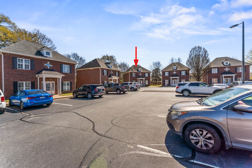 More Photos Of 104 Renaissance Cir, Mauldin Office For Lease