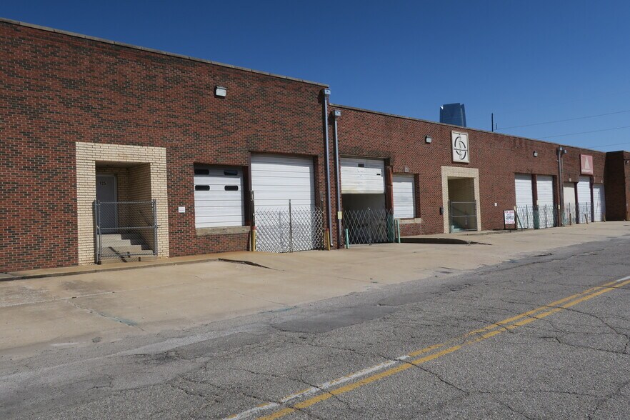 Primary Photo Of 921-925 SW 4th St, Oklahoma City Manufacturing For Lease