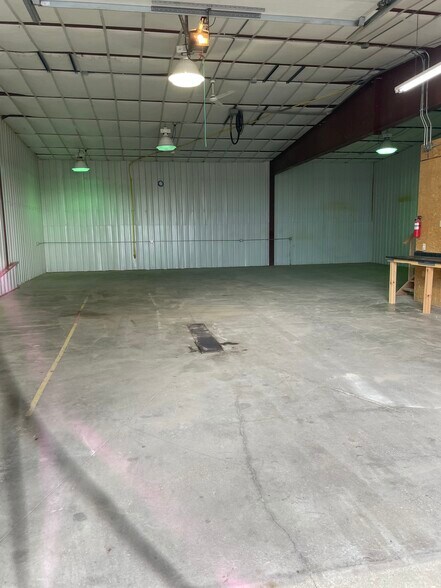 More Photos Of 6934 11th Ave SW, Rochester Warehouse For Lease
