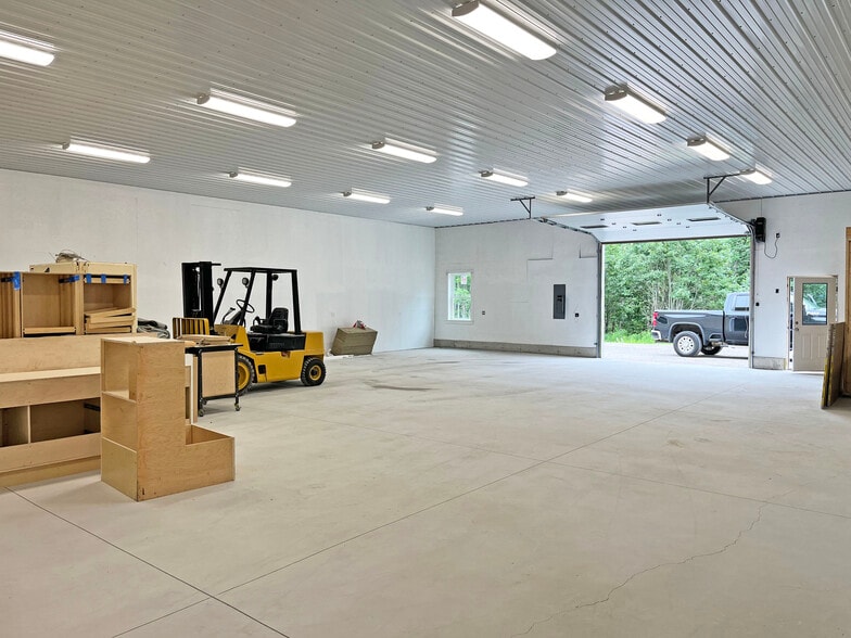 More Photos Of 112 Pond Rd, Bowdoinham Warehouse For Sale