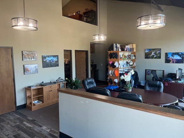 More Photos Of 11616 Shaffer Pl, Littleton Showroom For Lease