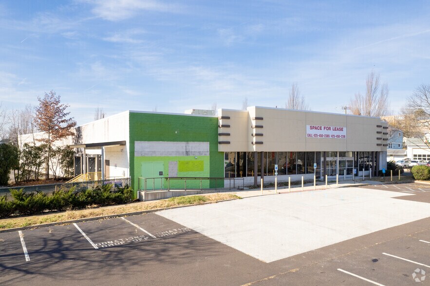 More Photos Of 300 N York Rd, Willow Grove Storefront For Lease