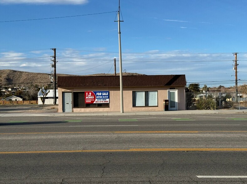 Primary Photo Of 61882-61884 29 Palms Hwy, Joshua Tree General Retail For Sale