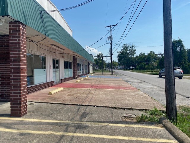 More Photos Of 414 Donnell St, Orange Freestanding For Sale