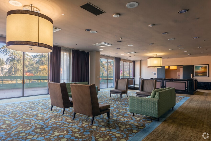 More Photos Of 1055 Van Ness Ave, Fresno Hotel For Sale