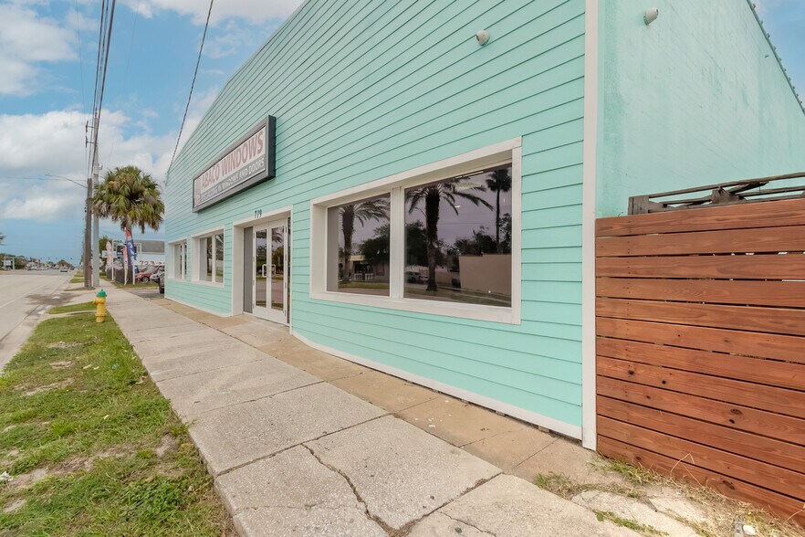 Primary Photo Of 719 N Ridgewood Ave, Daytona Beach General Retail For Sale