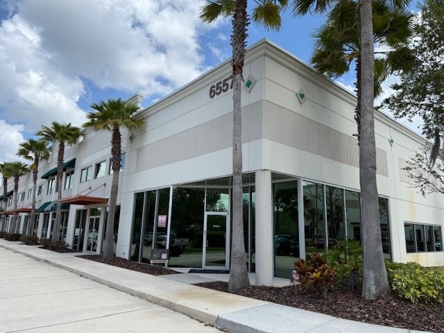 More Photos Of 6557 Hazeltine National Dr, Orlando Distribution For Lease