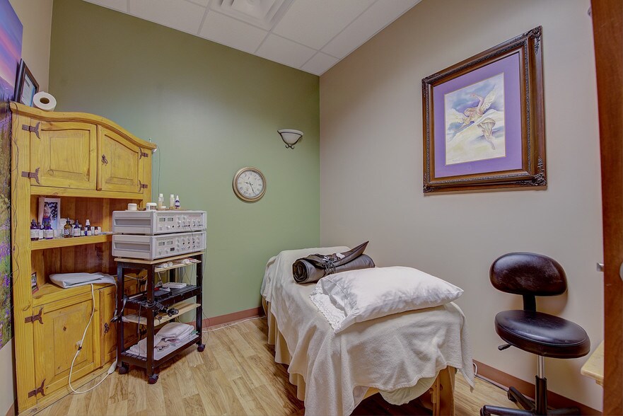 More Photos Of 15530 E Broncos Pky, Centennial Office For Lease